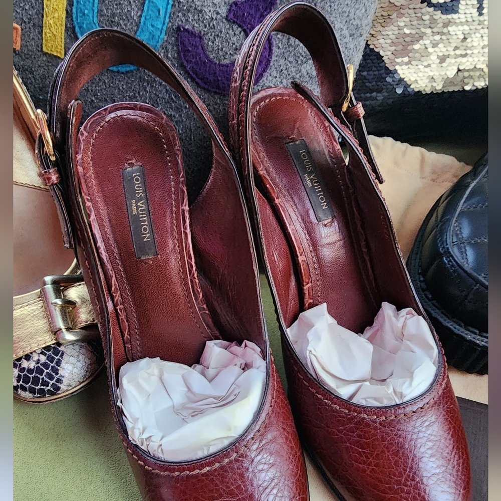 Louis Vuitton Maroon Snakeskin Leather Pumps (Cheaper On Depop) - Picture 3 of 4